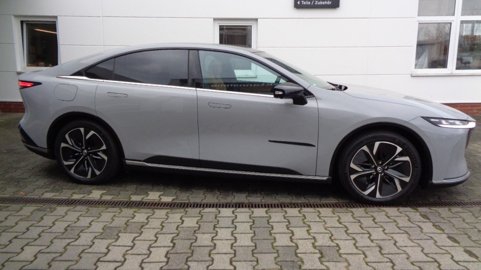 Mazda 6e EV Elektro Takumi Plus, Bild 3 von 16