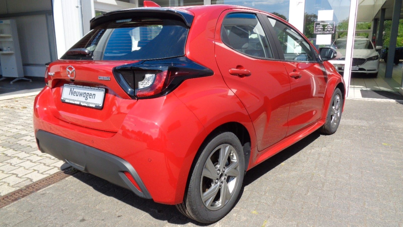 Mazda 2 Hybrid 1.5L Hybrid VVT-i FWD Exclusive-Line, Bild 4 von 11
